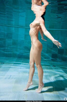 Изображение помечено: Skinny, Brunette, Playboy, Legs, Small Tits, Under water