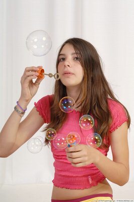 Изображение помечено: Skinny, Brunette, Roberta, WeAreLittleStars.com, Cute