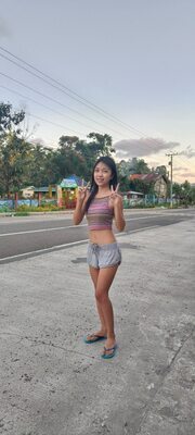 Изображение помечено: Skinny, Brunette, Shein28, Cute, Feet, Filipina, Legs, Smiling, Tummy