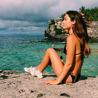 Изображение помечено: Skinny, Brunette, Sophi Knight, Beach, Bikini, Canadian, Cute, Legs, Nature