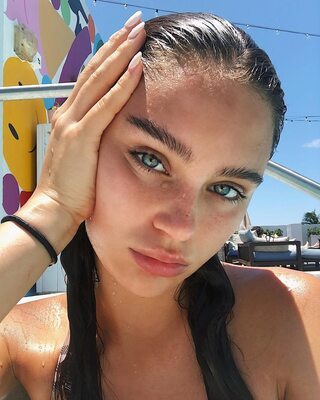 Изображение помечено: Skinny, Brunette, Canadian, Eyes, Sophi Knight, Close-up, Cute, Face, Safe for work, Wet