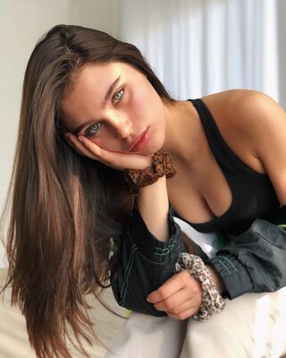 Изображение помечено: Skinny, Brunette, Canadian, Eyes, Sophi Knight, Cute, Face, Safe for work