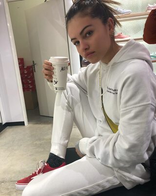 Изображение помечено: Skinny, Brunette, Eyes, French, Thylane Blondeau, Celebrity - Star, Cute, Safe for work