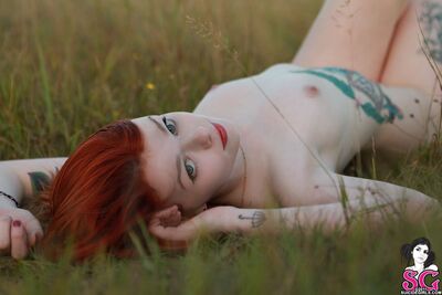 Изображение помечено: Skinny, Eyes, Nature, Redhead, Sexy Wallpaper, SuicideGirls, Cute, Small Tits, Tattoo