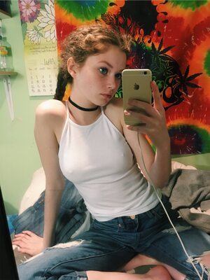 Изображение помечено: Skinny, Eyes, Redhead, Selfie, What is her name, Boobs, Braid, Cute