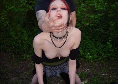 Изображение помечено: Skinny, Liz Vicious, Redhead, Sexy Wallpaper, Small Tits